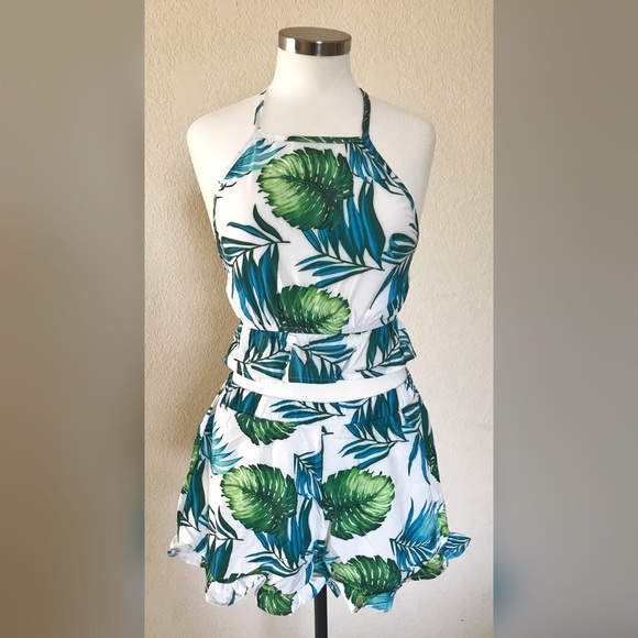 Halter Crop Top & High Waist Shorts Set - Picture 3 of 7